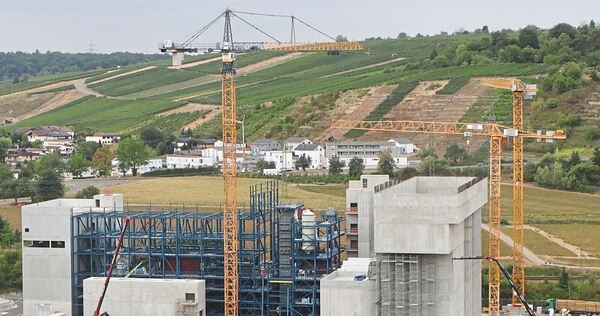 Der Bau der Klärschlammverbrennung in Walheim hat die EnBW veranlasst, eine neue Erlaubnis zur Wasserentnahme zu beantragen. Der Bau der Klärschlammverbrennung in Walheim hat die EnBW veranlasst, eine neue Erlaubnis zur Wasserentnahme zu beantragen.