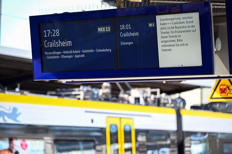 Hitzeschaden legt Bahnstrecke Crailsheim-Aalen lahm Hitzeschaden legt Bahnstrecke Crailsheim-Aalen lahm