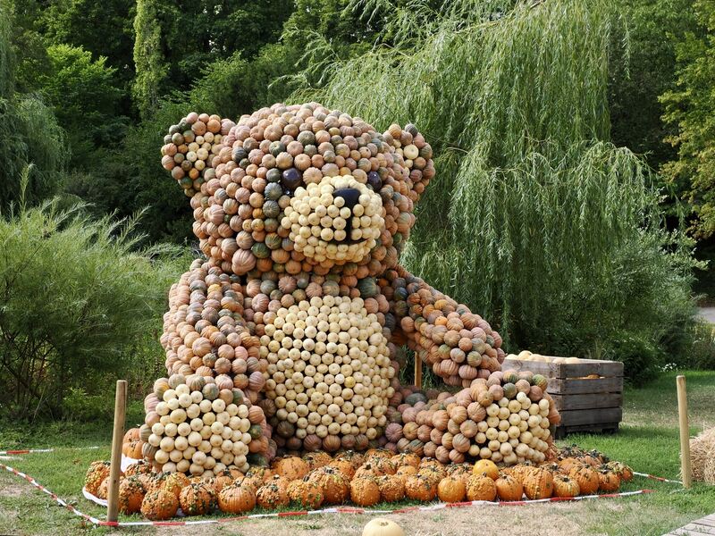 Nicht zum knuddeln, aber zum nett anzuschauen ist der Riesen-Teddy.