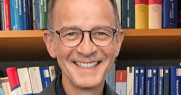 Stefan Reindl leitet das Institut für Autommobilwortschaft (IfA) in Ulm.