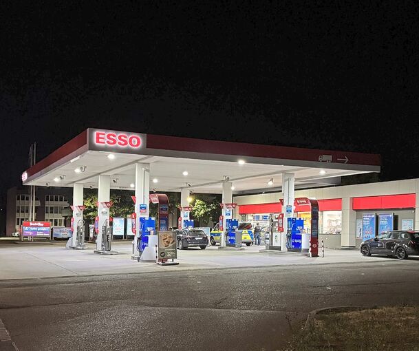 Donnerstagnacht ist die Tankstelle in der Schwieberdinger Straße in Ludwigsburg überfallen worden. Donnerstagnacht ist die Tankstelle in der Schwieberdinger Straße in Ludwigsburg überfallen worden.