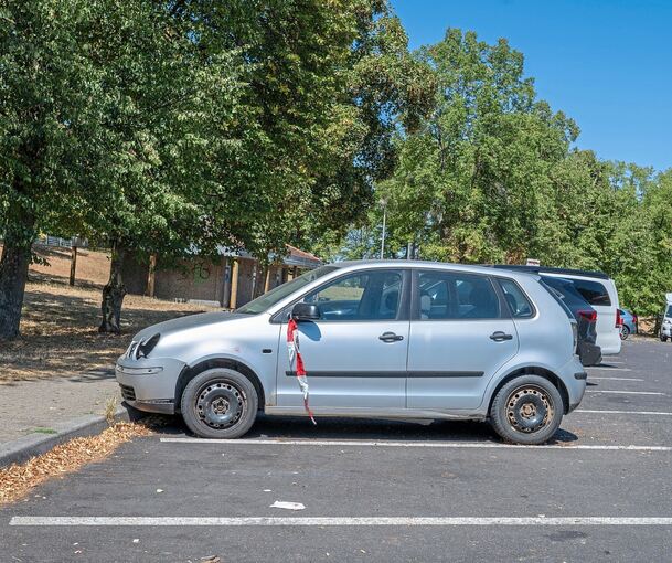 Die zuständige Verkehrspolizei hat das Auto Mitte Juni stillgelegt.