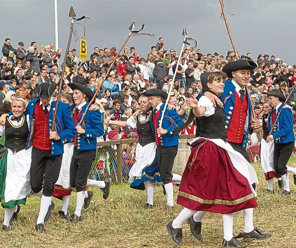 Tanz auf dem Stoppelfeld: Der Schäferlauf gehört zu Markgröningen wie kaum etwas anderes.