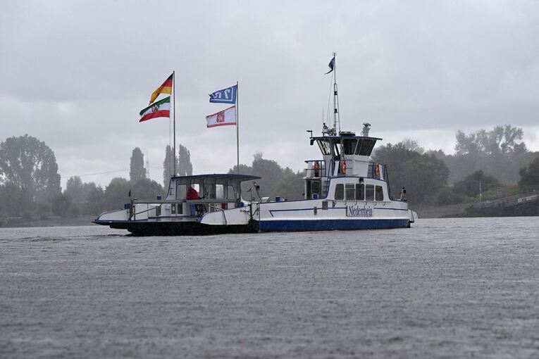 Steigende Pegelstände - Rhein-Fähren fahren wieder