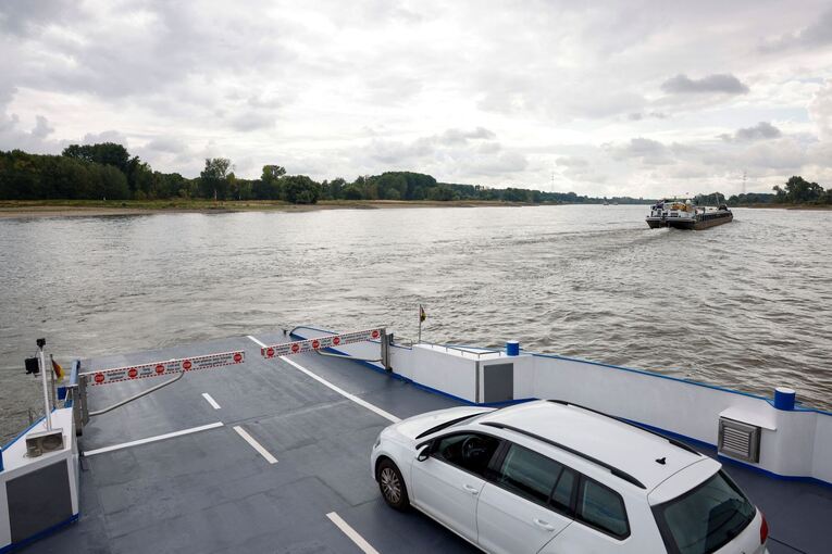 Steigende Pegelstände - Rhein-Fähren fahren wieder