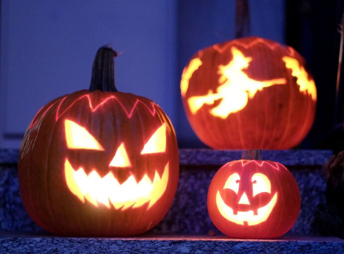 Kürbisse als Halloween-Dekoration