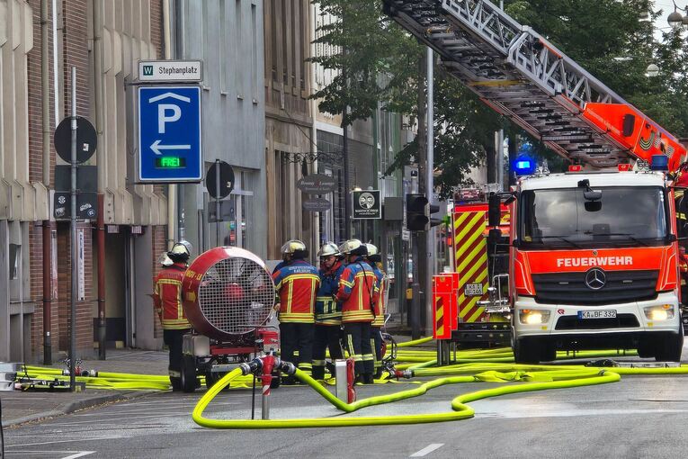 Brand in Parkhaus in Karlsruher Innenstadt Brand in Parkhaus in Karlsruher Innenstadt