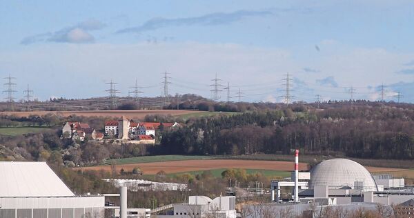 Das stillgelegte Atomkraftwerk Neckarwestheim, hier auf einem Archivbild: Auch in Zukunft soll sich in der Gemeinde vieles um de Das stillgelegte Atomkraftwerk Neckarwestheim, hier auf einem Archivbild: Auch in Zukunft soll sich in der Gemeinde vieles um den Strom drehen.