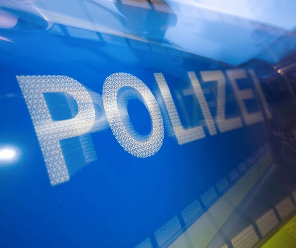 Die Polizei bittet um Hinweise. Die Polizei bittet um Hinweise.