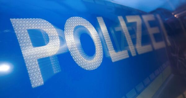 Die Polizei bittet um Hinweise. Die Polizei bittet um Hinweise.