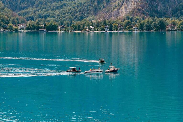 Kleinflugzeug in Attersee in Österreich gestürzt Kleinflugzeug in Attersee in Österreich gestürzt