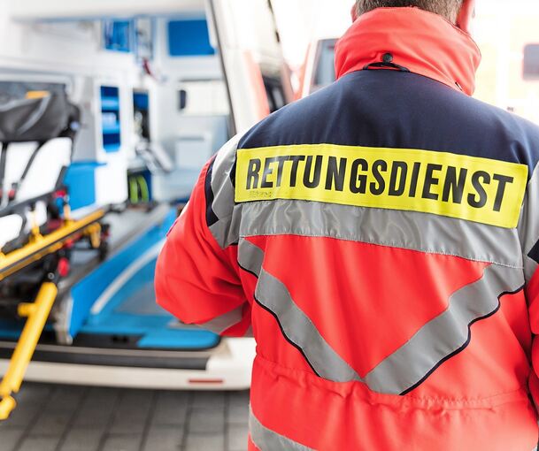 Ein Motorradfahrer ist bei einem Unfall schwer verletzt worden.