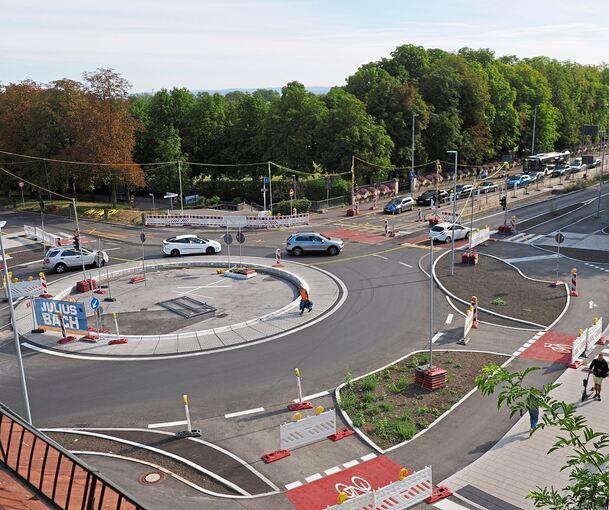 Der Kreisel an der Schnittstelle zwischen Oststadt und Innenstadt nimmt Gestalt an. Der südliche Bereich ist bis auf wenige Restarbeiten bereits fertig.