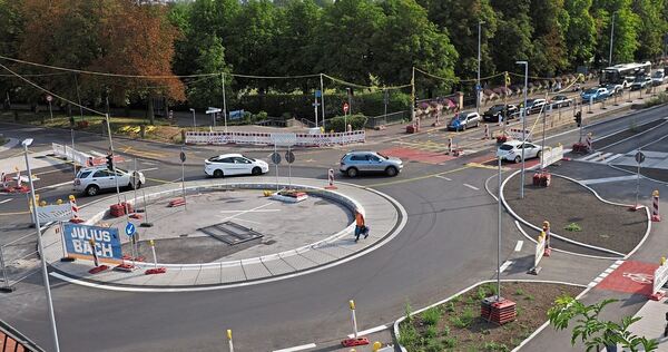 Der neue Sternkreisel sollte ursprünglich im September fertig sein. Neuer Fertigstellungstermin ist Mitte November. Der neue Sternkreisel sollte ursprünglich im September fertig sein. Neuer Fertigstellungstermin ist Mitte November.
