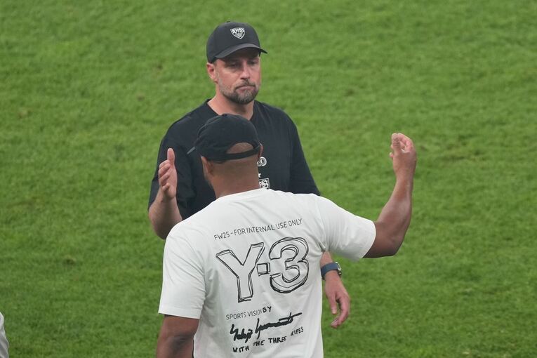 Vincent Kompany (vorne) und Sebastian Hoeneß