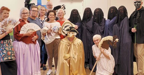 „Die schwarze Rose“, lautet der Titel des Stücks, das die Gruppe „Teatro Veneziano“ seit einigen Monaten einstudiert.