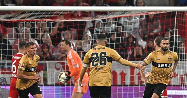 Ein kurzer Mutmacher: Josha Vagnoman (rechts) trifft zum 1:1. Nur sechs Minuten später ist die Partie dem VfB aber entglitten.