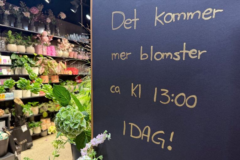 Trauer um König Harald - Blumenverkauf
