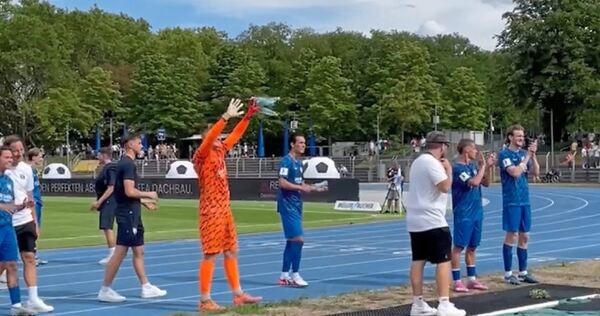 Der SGV Heilbronn-Freiberg jubelt im Frankenstadion.