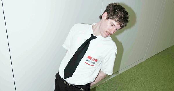 Der Künstler Nicolas Ohnesorge alias Aike 3000.