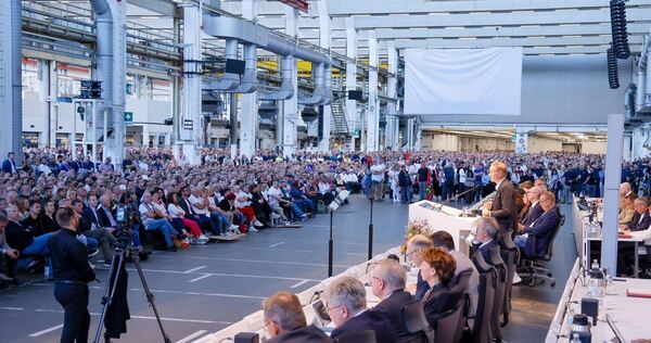 Betriebsversammlung bei VW in Wolfsburg