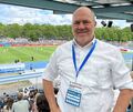 Alles im Blick: Hoch oben auf der Haupttribüne verfolgt der kaufmännische SGV-Geschäftsführer Manfred Bleile das Geschehen im He Screenreader
