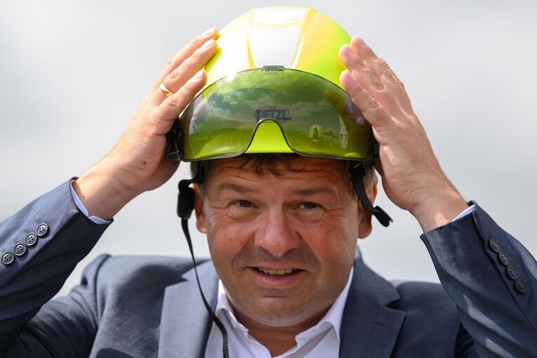 Ministerpräsident Schulze besucht Berufsfeuerwehr Ministerpräsident Schulze besucht Berufsfeuerwehr