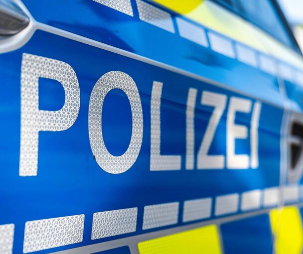 Die Polizei sucht nach Hinweisen. Die Polizei sucht nach Hinweisen.