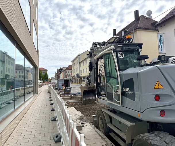 Die Schillerstraße ist eine von Ludwigsburgs Dauerbaustellen. Das Foto zeigt den Abschnitt vor dem Biomarkt Alnatura. Aktuell wird auch im Schillerdurchlass gebaut.