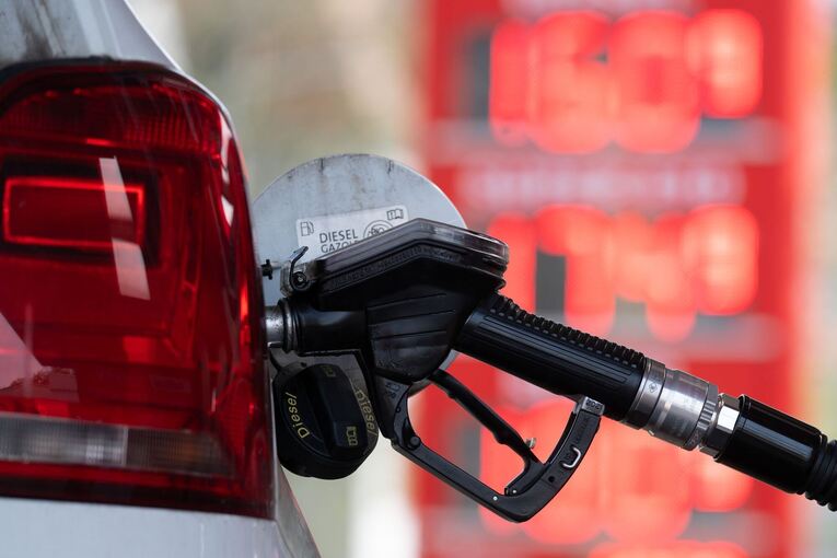 Tanken ist in Österreich günstiger