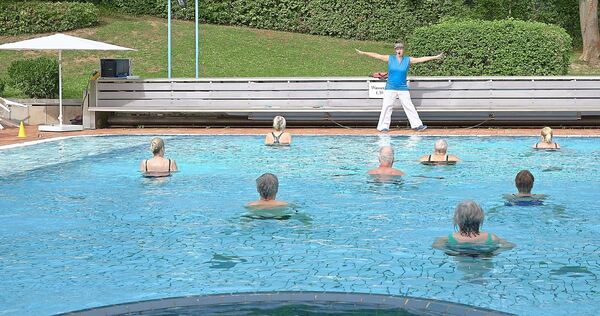 Sportlich geht es im Freizeitbad vor allem bei den Kursen zu, die außerhalb der öffentlichen Badezeiten stattfinden.