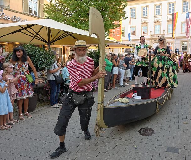 Auf der Gondel geht‘s Richtung Marktplatz.