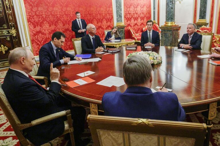 Ukraine-Krieg: Putin beginnt Gespräche mit US-Unterhändlern