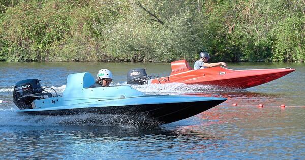Match Race in Benningen: Full Throttle on the Neckar River