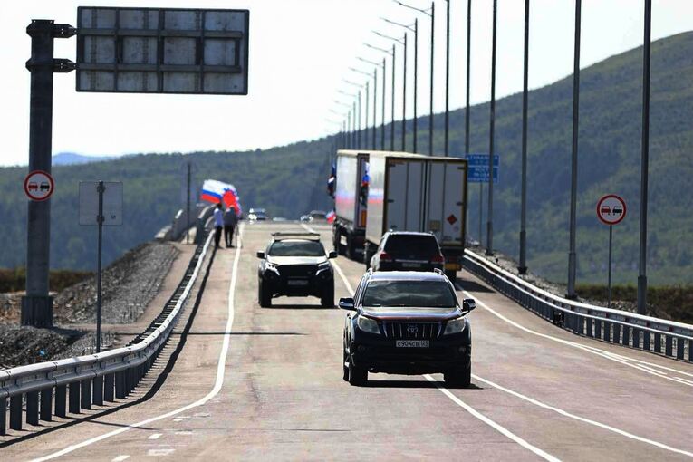 Russland und Nordkorea eröffnen erste Straßenverbindung Russland und Nordkorea eröffnen erste Straßenverbindung