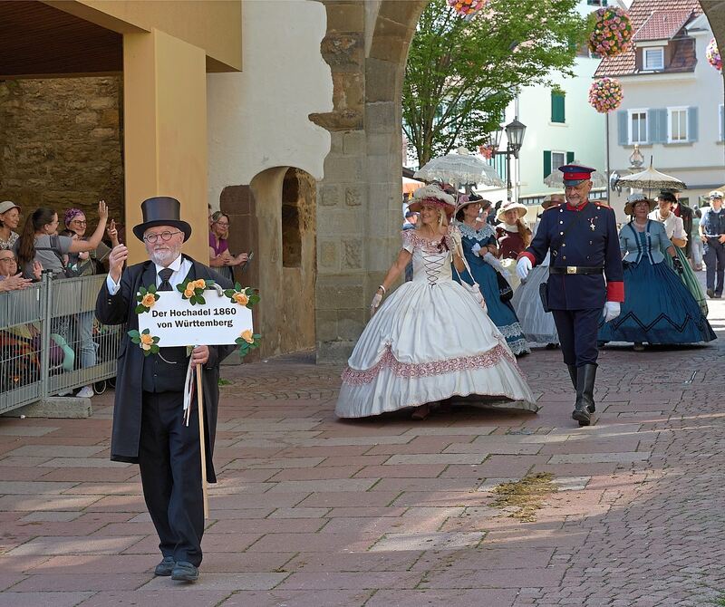 Auch der Hochadel ist angereist.