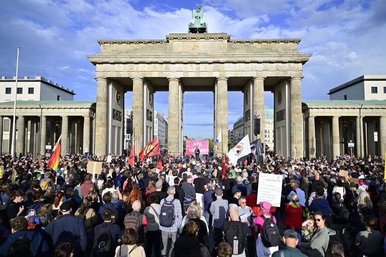 Nach der Wahl in Sachsen-Anhalt - Proteste in Berlin