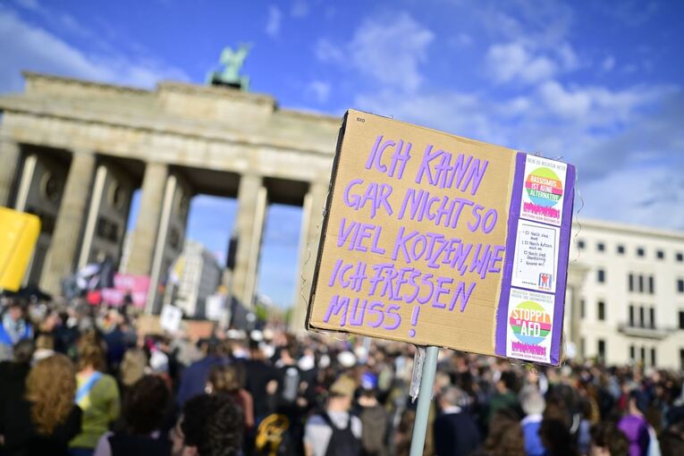 Nach der Wahl in Sachsen-Anhalt - Proteste in Berlin