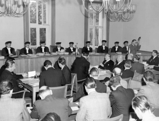Erste Sitzung des Bundesverfassungsgerichts Erste Sitzung des Bundesverfassungsgerichts