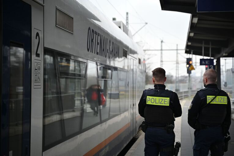 Bundespolizei - Zugkontrolle Bundespolizei - Zugkontrolle