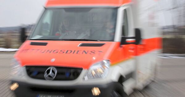 Right of way violated: 85-year-old seriously injured and taken to hospital
