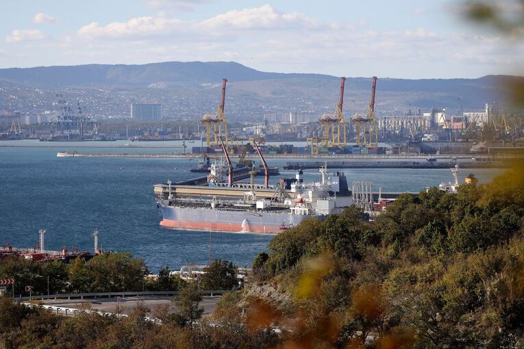 Ukraine attackiert Schwarzmeerhafen Noworossijsk Ukraine attackiert Schwarzmeerhafen Noworossijsk