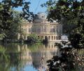 Auch das Seeschloss Monrepos kann besichtigt werden. Auch das Seeschloss Monrepos kann besichtigt werden.