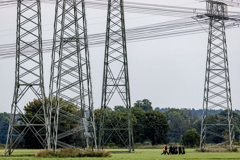 Höchstspannungsleitungen um das Umspannwerk Turnow-Preilack