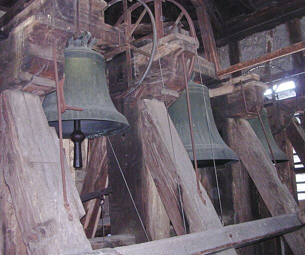 Die Kirchenglocken in der Bissinger Kilianskirche kann man bei der Führung besichtigen. Die Kirchenglocken in der Bissinger Kilianskirche kann man bei der Führung besichtigen.