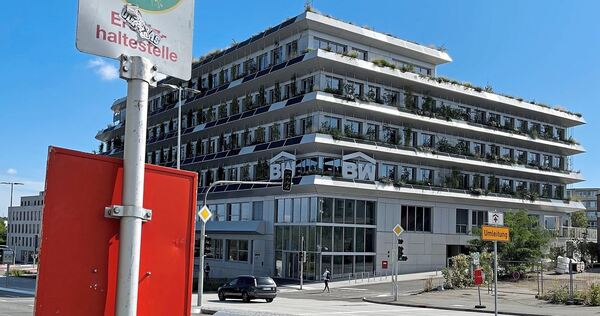 Vom 11. bis 17. September geht es für Reisende mit Ziel Besigheim, Walheim oder Kirchheim nahe des Bietigheimer Bahnhofs wieder in den Ersatzbus.