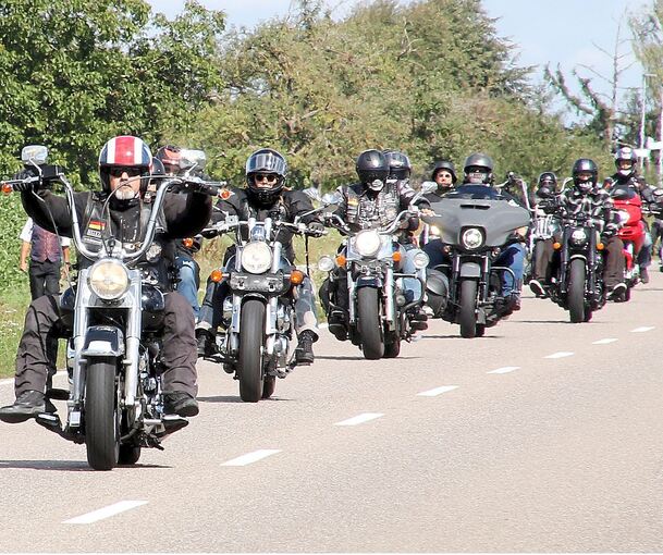 Die Biker auf ihrer Tour durch den Kreis Ludwigsburg.