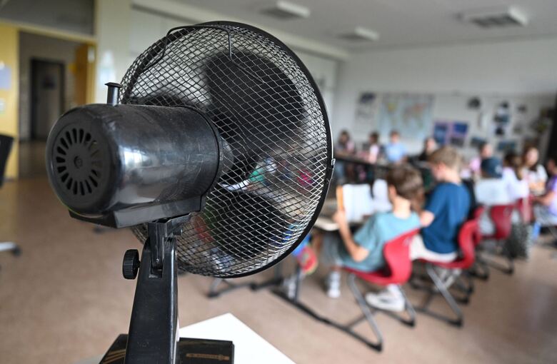 Wetter in Baden-Württemberg - Hitze im Klassenzimmer Wetter in Baden-Württemberg - Hitze im Klassenzimmer