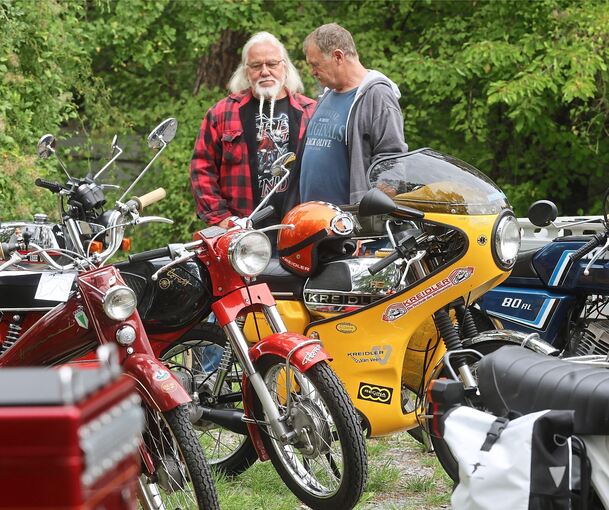 So mancher Besitzer ist mit seinem Moped älter geworden.