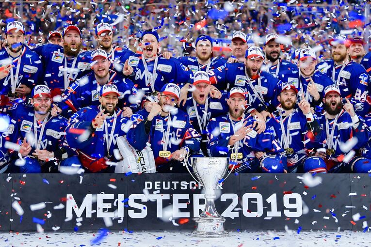 Eishockey -  Adler Mannheim